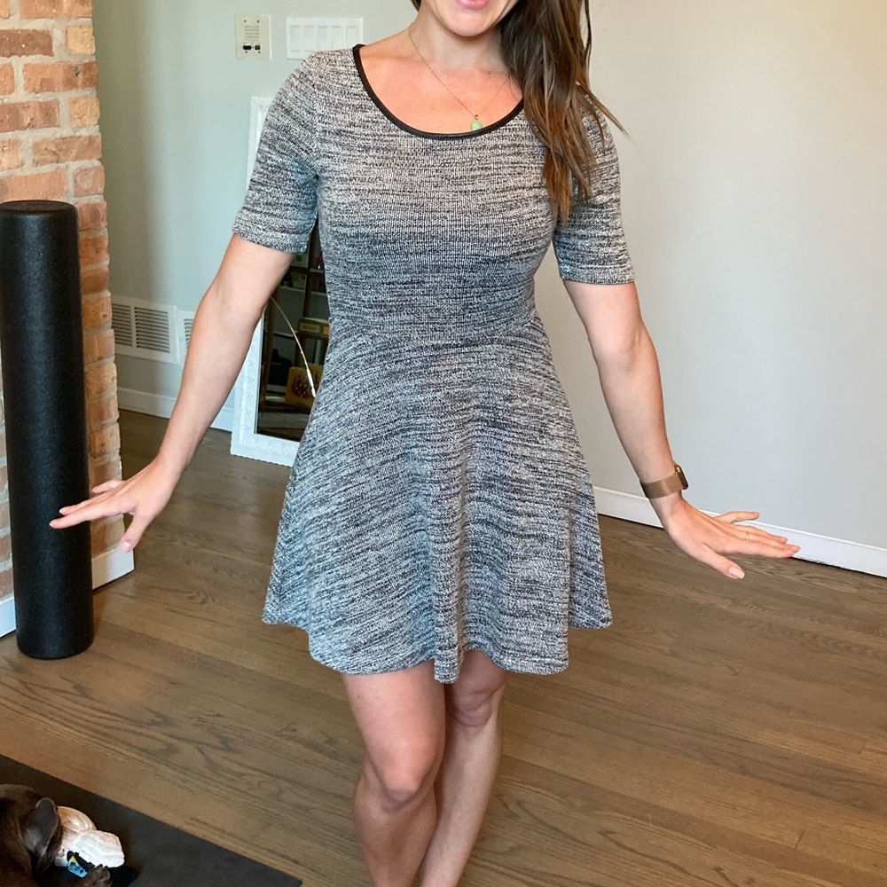 H&M Divided Gray Short Sleeve Skater Dress Size 4